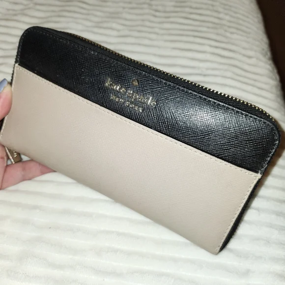 EUC Kate Spade bicolor continental zip wallet - Picture 4 of 11